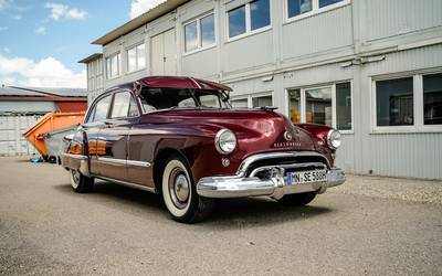 Oldsmobile 98 Accident-free Restored 2nd hand TÜV Approved H license plate Very well-kept condition (1948)