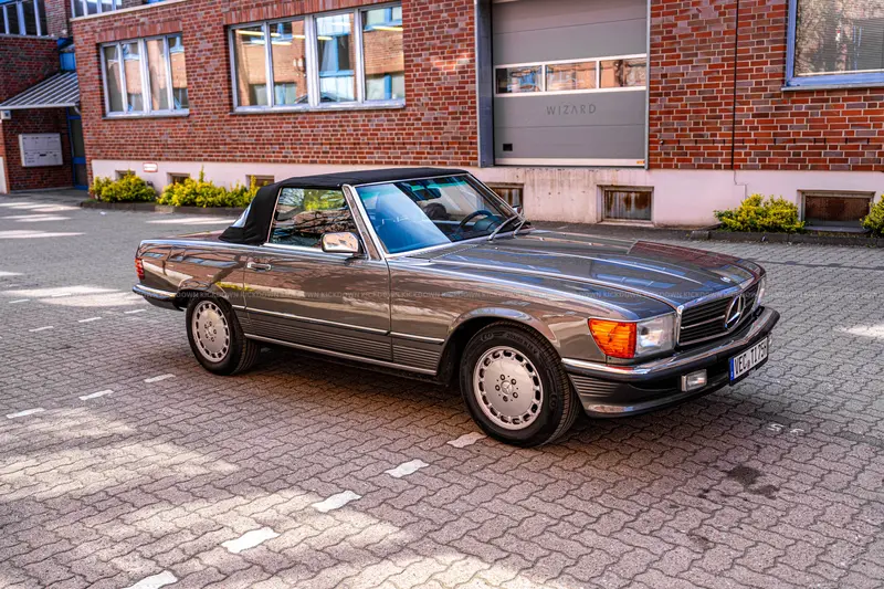 Mercedes-Benz 560 SL R107 (1987), umgerüstet auf EU-Look, Classic Data Note 2, sehr gepflegt