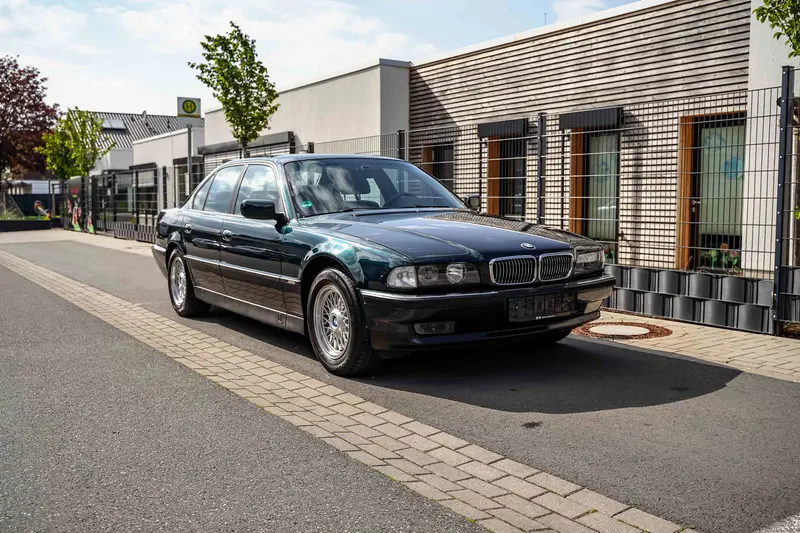 BMW E38 740i sedan in oxford green metallic german first delivery seat heating checkbook good condition (1995)