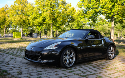 Nissan 370Z Roadster Aus 2. Hand Unfallfrei Nur 80.000 km (2010)