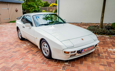 Porsche 944 2nd series with S2 optics German first delivery (1988)