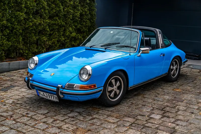 Porsche 911 T 2.4 Targa oil flap (1972), USA import, restored, certificate grade 2