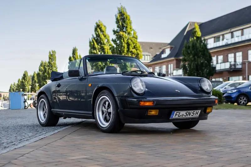 Porsche 911 Carrera 3.2 Cabriolet (1987), extensive documentation, G-50 transmission, very well maintained condition