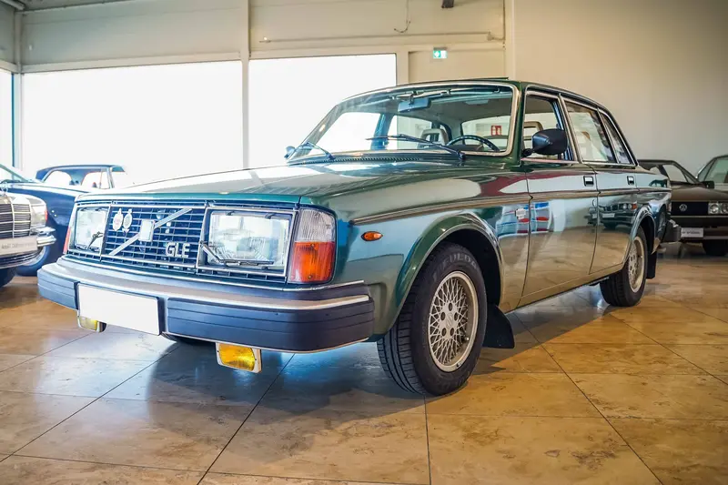 Volvo P 244 GLE Erstlack Overdrive Schiebedach toller Zustand (1979)