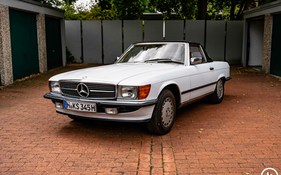 Mercedes Benz R107 300SL Becker-Radio lückenloses Scheckheft 1. Hand (1986)