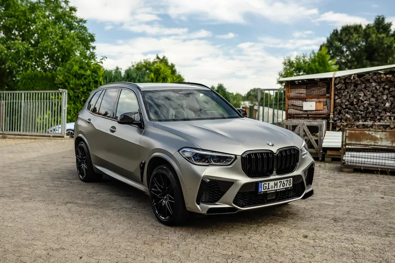 BMW X5 M Competition First Edition aus 2. Hand Scheckheft Gepflegt Laufleistung 35.700 km (2021)