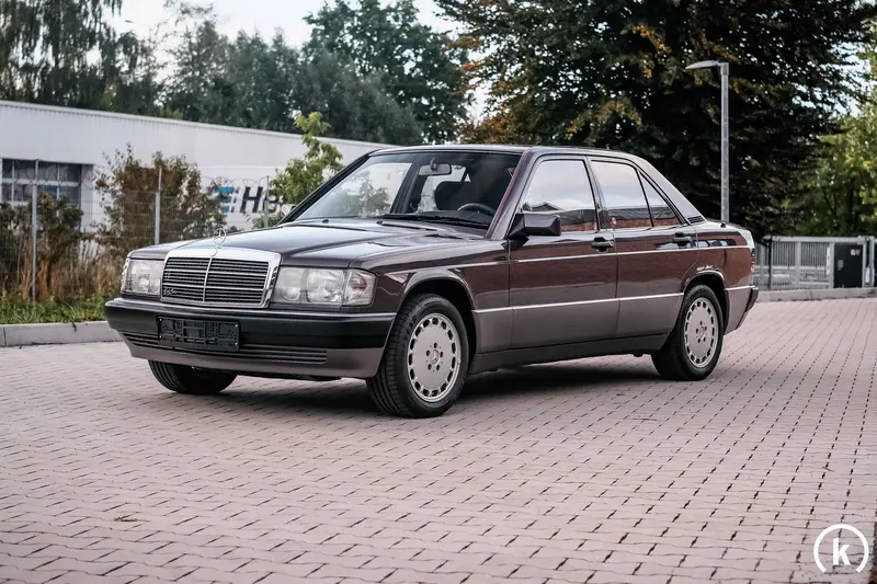 Mercedes-Benz W201 190E 2.3 elektrisches Schiebedach sehr guter Zustand aus privater Sammlung (1993)