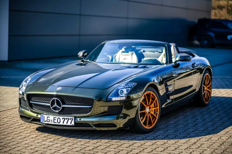Mercedes-AMG SLS AMG GT Roadster in Designo Oliv, hochwertige Felgen in Sonderfarbe, lückenloses Scheckheft, Top Zustand (2012)