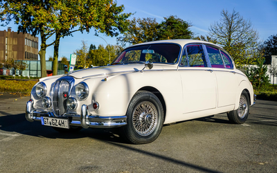 Jaguar Daimler 250 Saloon V8, partially restored, very well maintained (1965)