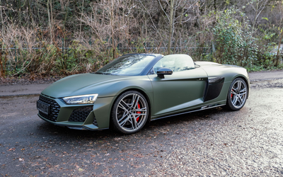 Audi R8 Spyder V10 performance quattro from 1st hand only 25,000 m Complete checkbook Accident-free Olive green foiling (2021)