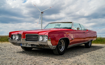 Oldsmobile Ninety-Eight Convertible (1969) with H license plate, US import, expert rating 2-, engine overhauled