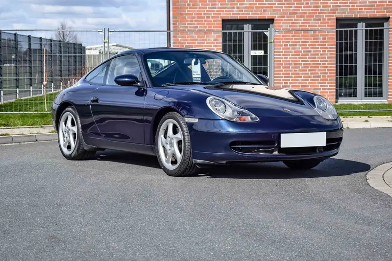 Porsche 911 996 Carrera Coupé checkbookmaintained complete maintenance and care history new transmission flushing (1998)