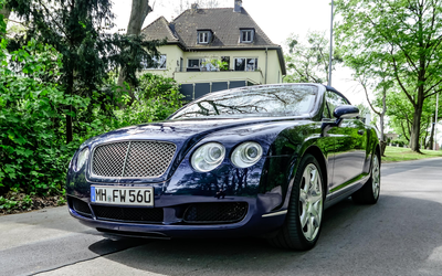 Bentley Continental GTC 2nd hand Checkbook maintained 15.000 € Investment Extensive equipment and documentation Very well maintained condition (2008)