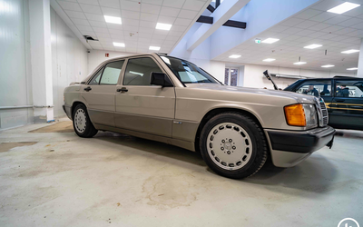 Mercedes-Benz W201 190E 2.6 Sport-Line Impala-Metallic from 2nd hand only 66,000 kilometers complete checkbook (1990)