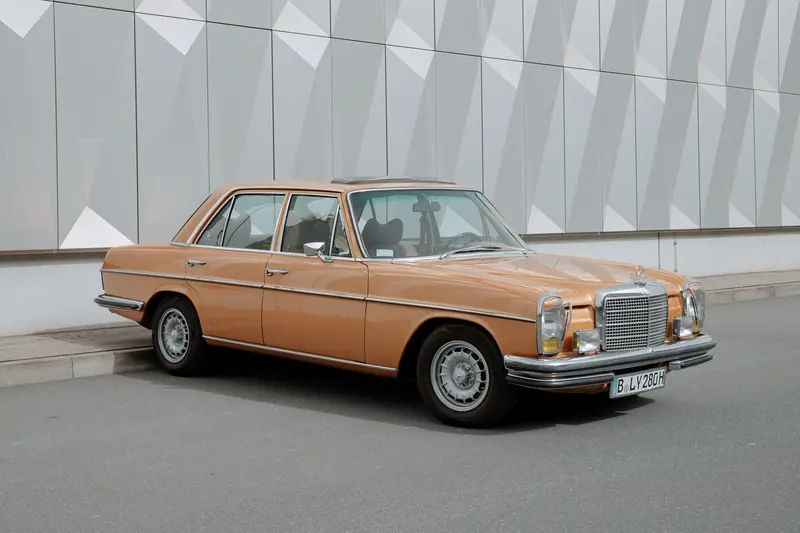 Mercedes Benz W114 280, Scheckheft, Gepflegt und restauriert, Geringe Laufleistung (1972)