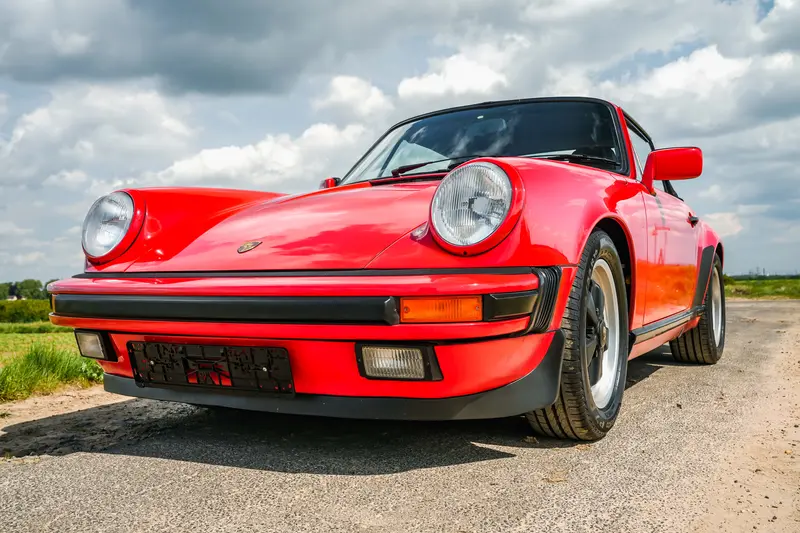 Porsche 911 3.2 Carrera Cabrio G50 Indischrot nur 94.683 km (1987)