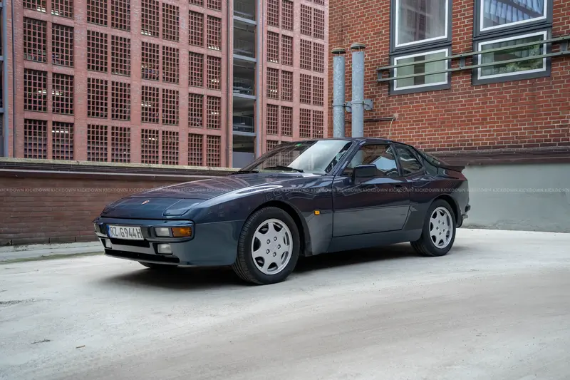 Porsche 944 S (1986) – rare color combination, extensively serviced, very good condition