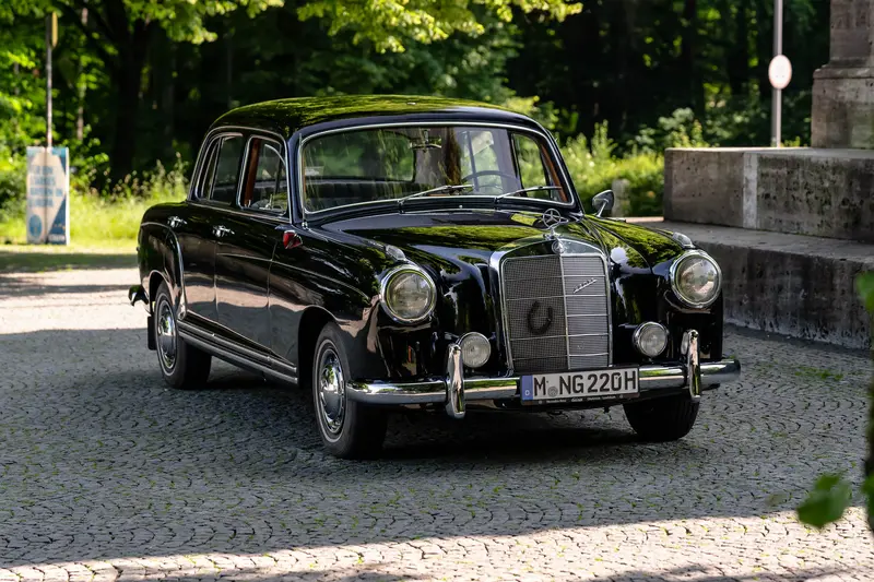Mercedes-Benz W128 220 SE Limousine Teilrestauriert 20.000 € Investitionen Ponton Manufaktur Trockeneis gestrahlt Matching Numbers aus 3. Hand H-Kennzeichen Radio (1959)