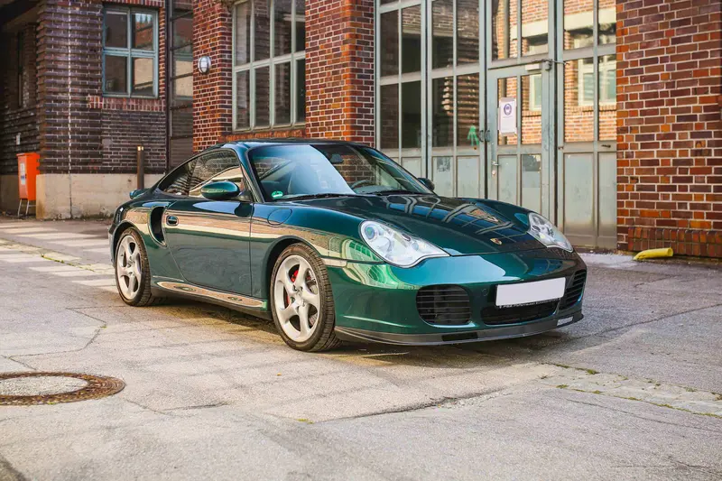 Porsche 996 Turbo Schaltgetriebe 2. Hand Dschungelgrün Metallic priv. Sammlung Historie und Scheckheft (2000)
