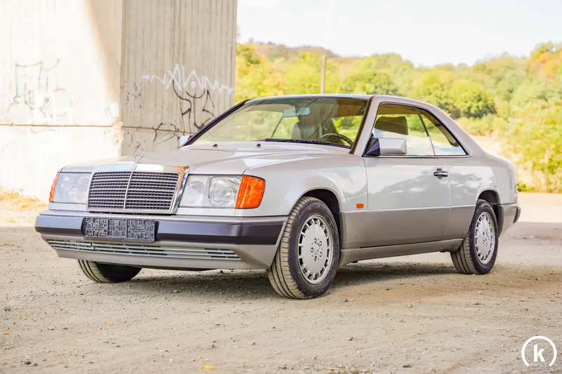 Mercedes-Benz W124 200 CE 16,500 km Traceable manual transmission Automatic climate control (1991)