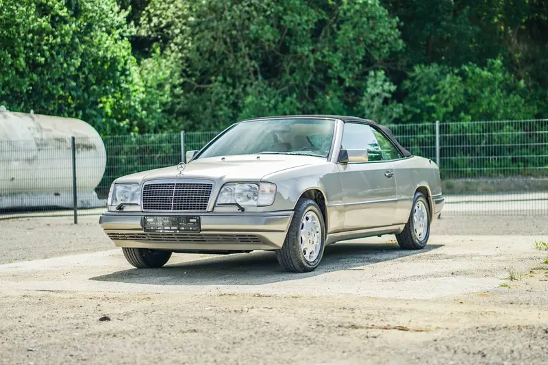 Mercedes-Benz W124 E320 Cabrio (1995)