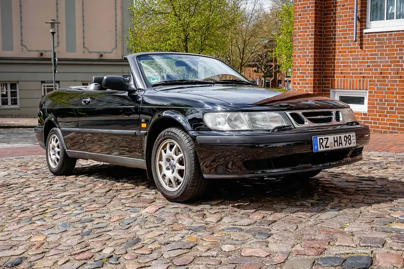 Saab 9-3 Cabrio aus 2. Hand lückenloses Scheckheft guter Zustand (1999)