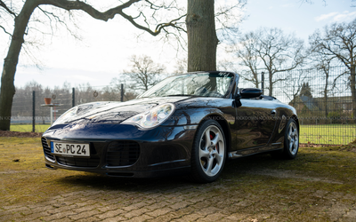 Porsche 911 996 Carrera 4S mit lückenlosem Scheckheft, elegante "triple blue" Ausführung, gepflegter Gesamtzustand (2004)