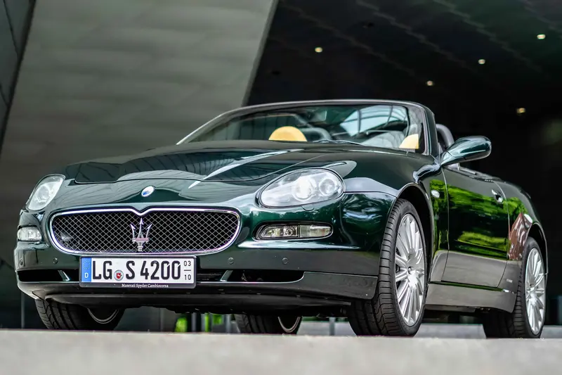 Maserati Spyder V8, only 37,000 km mileage, complete checkbook, good condition (2005)