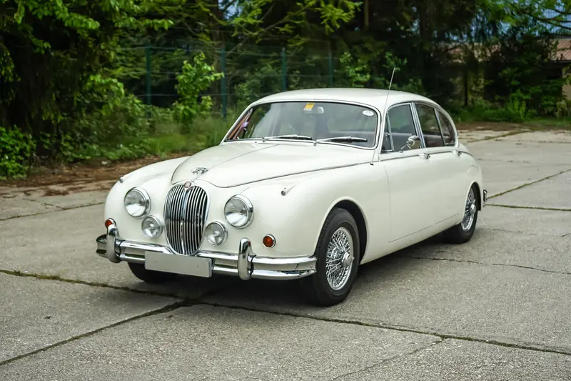Jaguar Mk 2 3,8 Automatic Extensively Restored 15.000 € Investments Appraisal Note 2+ (1963)
