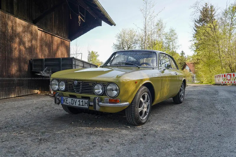 Alfa Romeo 2000 GT Veloce, fully restored, with certification, low mileage (1976)