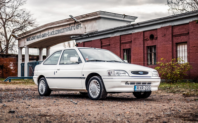 Ford Escort aus 2. Hand Neuer Service Originallack (1994)