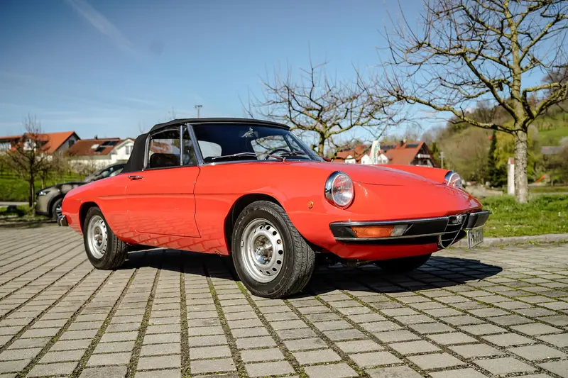 Alfa Romeo Spider 1300 Junior Restored Completely Repainted Approved H.License Plate Leatherette Cover (1975)