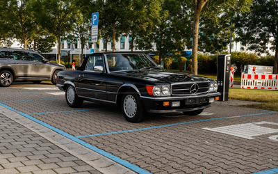 Mercedes Benz 560SL R107 (1988), engine overhauled, soft top and exhaust replaced, €50,000 invested, expert rating: 2