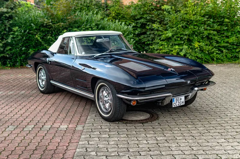 Chevrolet Corvette C2 Cabrio Stingray Matching Numbers umfangreich restauriert V8-Motor mit 250 PS (1963)