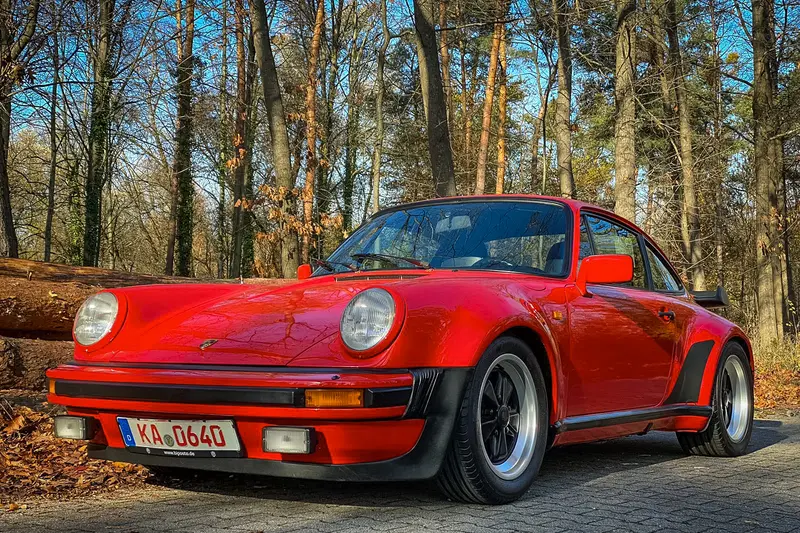 Porsche 911 Carrera 3.2 Turbolook (1985)
