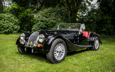 Morgan Plus 8 (1975), Classic Data Note 2, stets gepflegt, 123-Ignition, Zahnstangenlenkung, Linkslenker