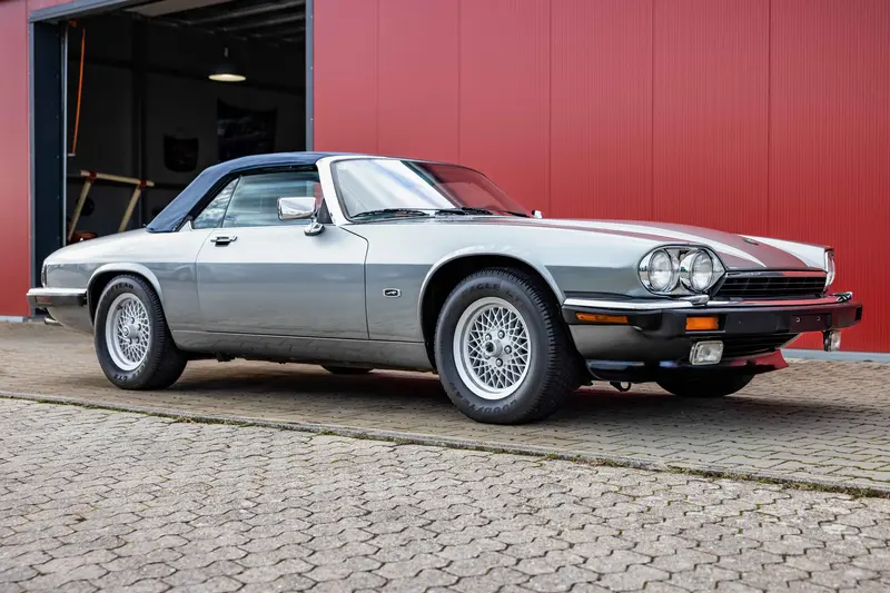 Jaguar XJS V12 convertible servo electric windows with new car bill good condition (1992)