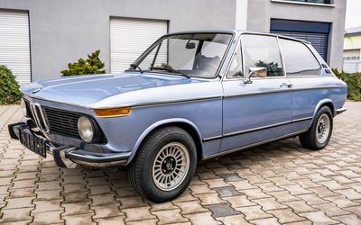 BMW 2000 Touring 1. Hand Vollleder Fjordblau 4-Gang Matching Numbers (1974)