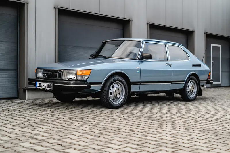 Saab 900 GL nur 68.000 Km Laufleistung Steilschnauzer 5-Gang-Schalter Velours sehr guter Zustand (1983)
