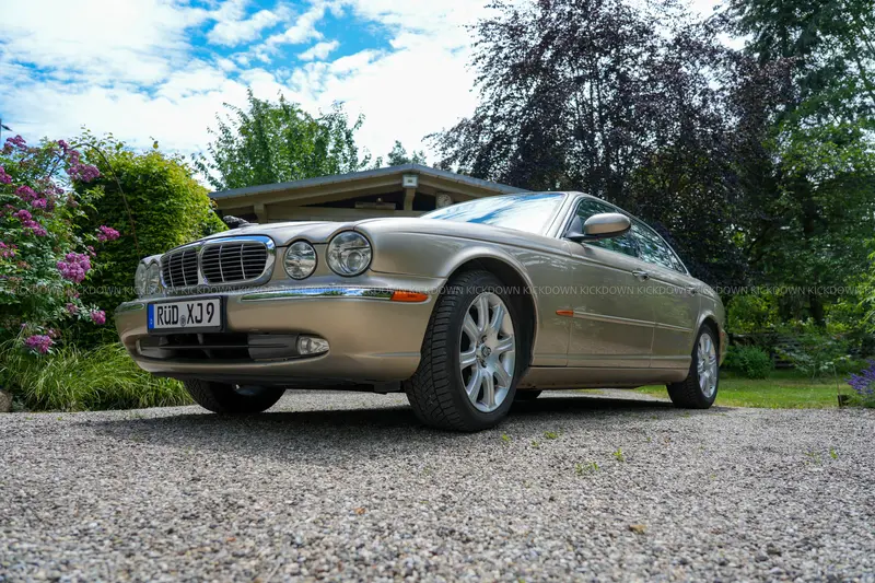 Jaguar XJ8