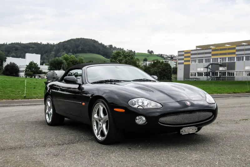 Jaguar XKR Convertible 2nd hand accident-free with complete checkbook in excellent condition (2002)