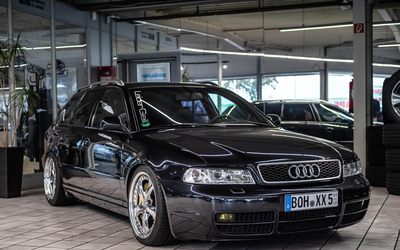 Audi S4 Avant mit lückenlosem Scheckheft Recaro Sportsitzen Wertgutachten der DEKRA in einem sehr guten Zustand(1999)