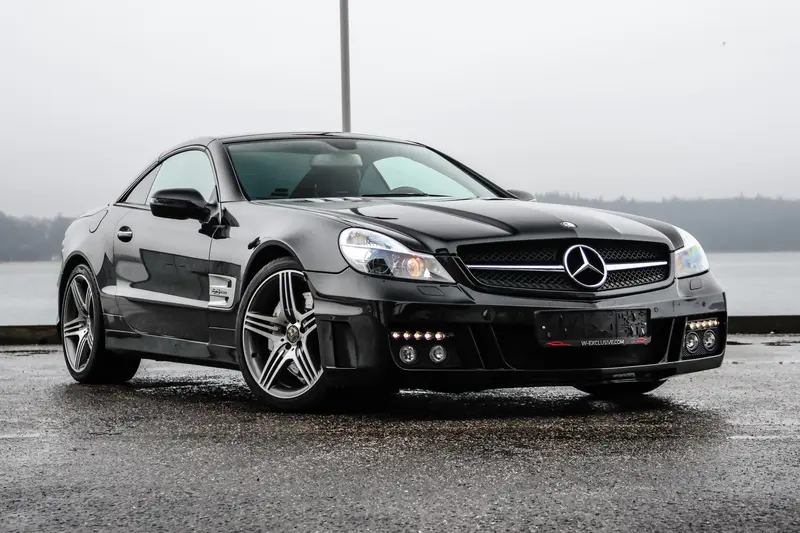 Mercedes-Benz SL 63 AMG Obsidian Schwarz Metallic Unfallfrei 6,2-Liter V8 Motor Diamant geschliffene Felgen (2011)