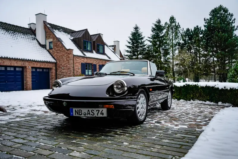 Alfa Romeo Fastback Spider 4th generation in black from 3rd hand 5.000 € invested (1990)