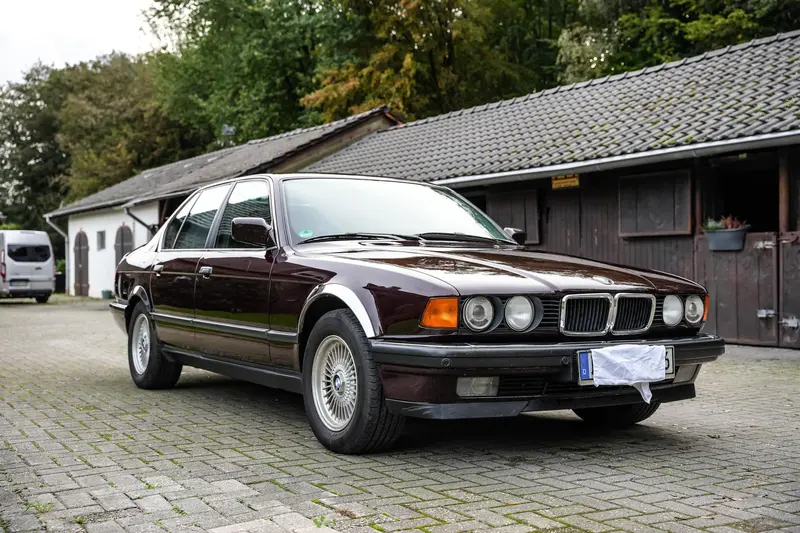 BMW E32 730i With V8 engine From 3rd hand Accident-free 13.300 € Investment German first delivery (1992)