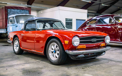 Triumph TR6 Cabrio 2.5l 106PS R6 Doppelvergaser 4-Gang diverse Rechnungen 8-Loch Speichen Felgen Hardtop (1970)