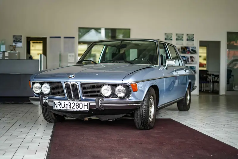 BMW 2500 (E3) Fjord Blue few kilometers from 3rd hand engine conversion to BMW 2800 2.8-liter inline six-cylinder 170 hp (1969)