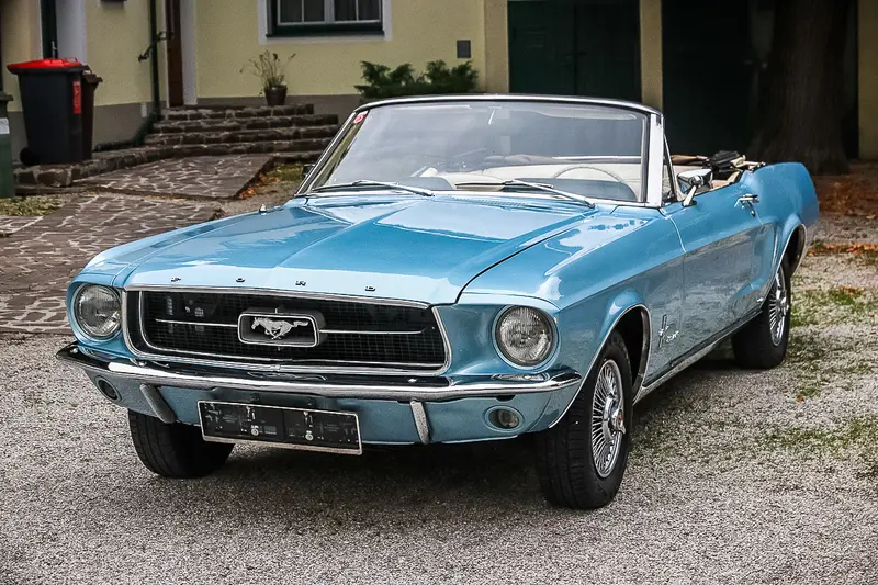 Ford Mustang Cabrio R6 3.3 Liter metallic-blau 83.700 mi helles Leder (1967)
