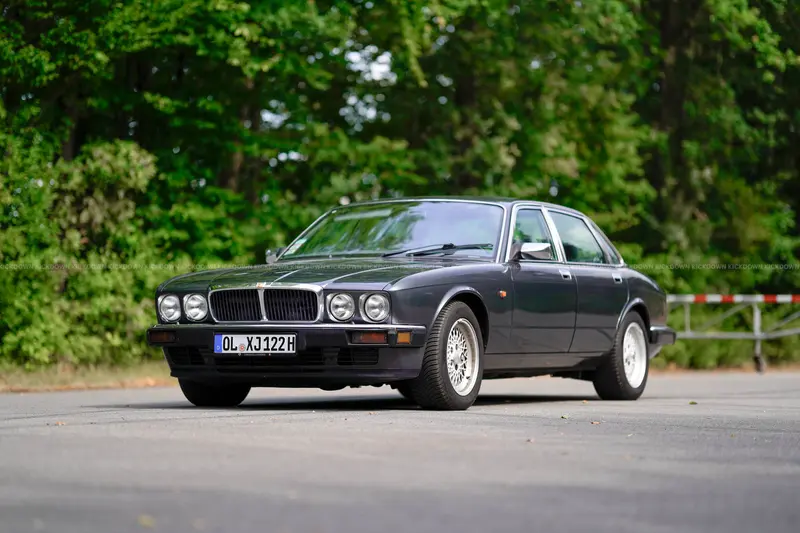 Jaguar XJ12
