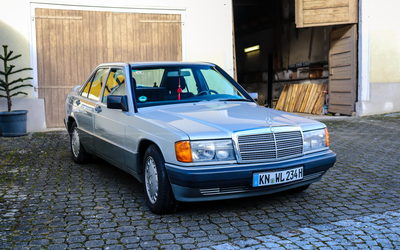 Mercedes-Benz W201 190E 2.6 with H license plate (1989)